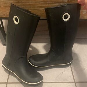 Women’s Crocs black rainboots size 6